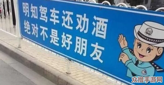 骚年和八十帅老头洗澡，网友热议：惊呆了！