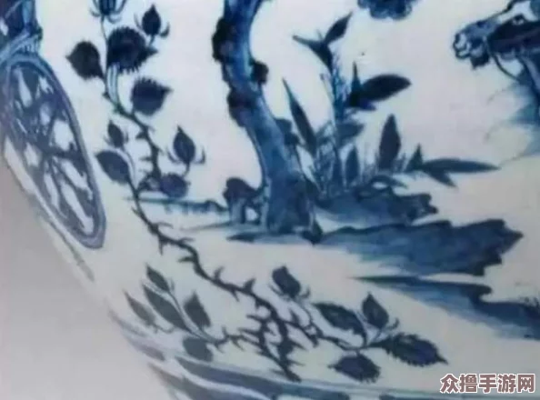 青花鸳鸯戏水纹梅瓶：古董收藏市场价格走势及投资前景分析