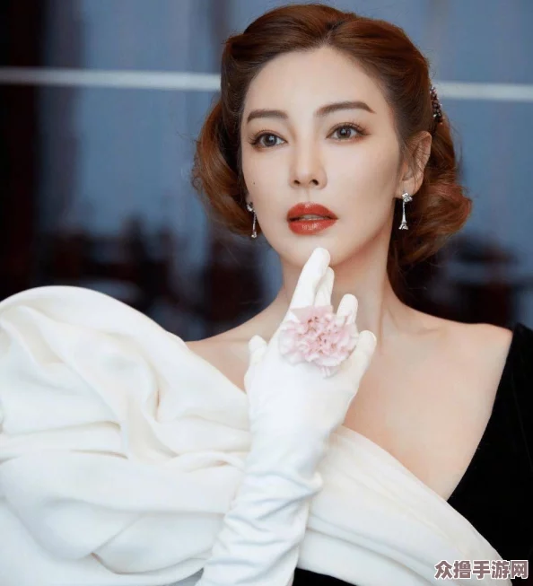 白洁小晶张倩美红do：她们的表现令人惊艳，展现了独特的魅力与风采，让人难以忘怀